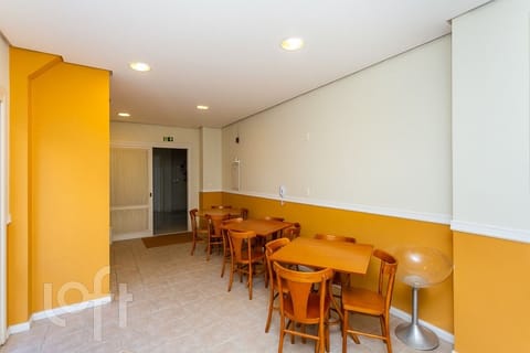 Image 34 - 253398